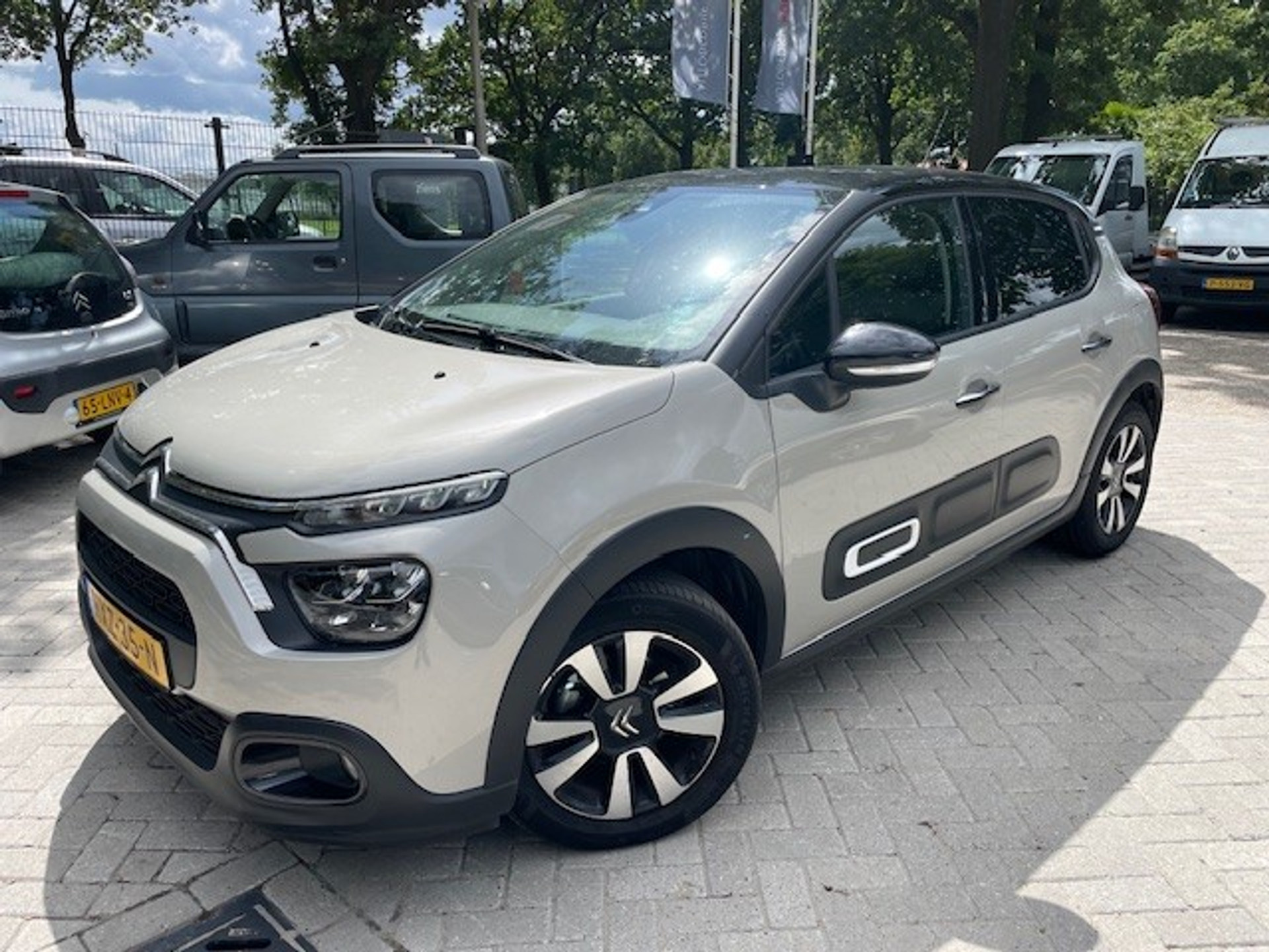 Citroën C3 1.2 PureTech Max 47053901-0.jpg | Dealer Car Trade B.V.