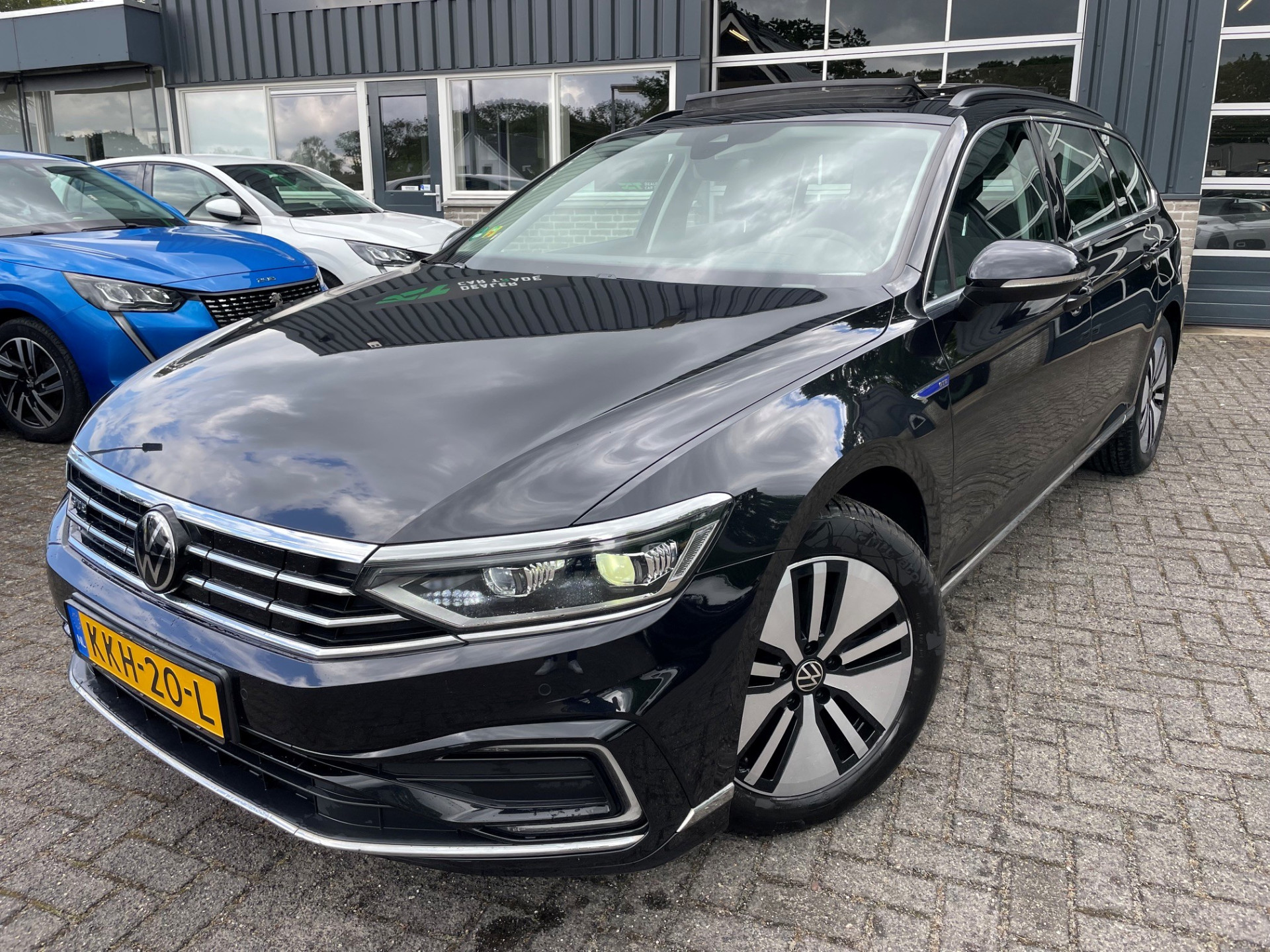 Volkswagen Passat Variant 1.4 TSI PHEV GTE Matrix Navi Panorama Winterpakket 52662839-0.jpg | Dealer Car Trade B.V.