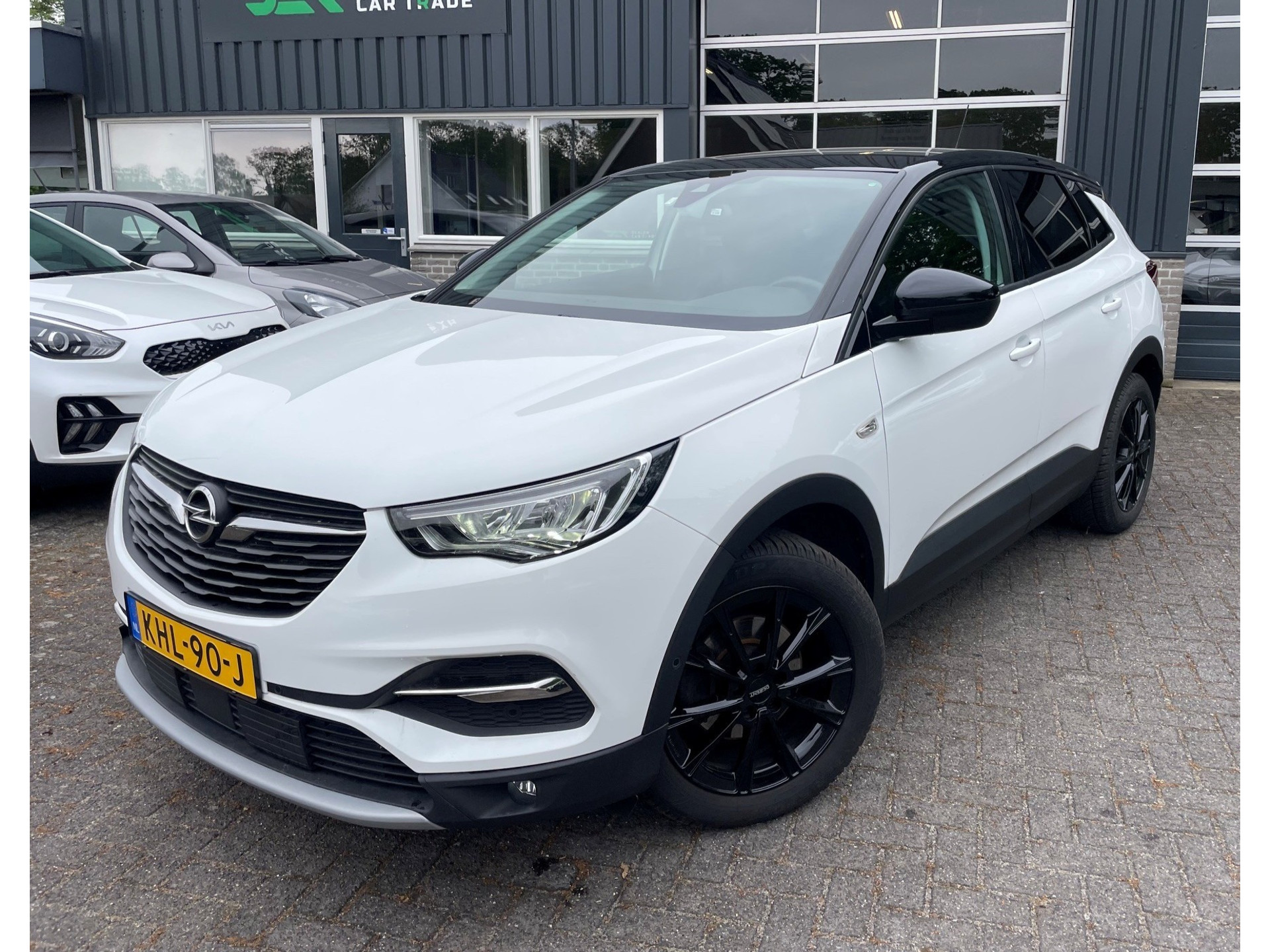 Opel Grandland 1.2 Turbo Business AUT Elegance Led AppConnect Winterpakket Trekhaak 52824332-0.jpg | Dealer Car Trade B.V.