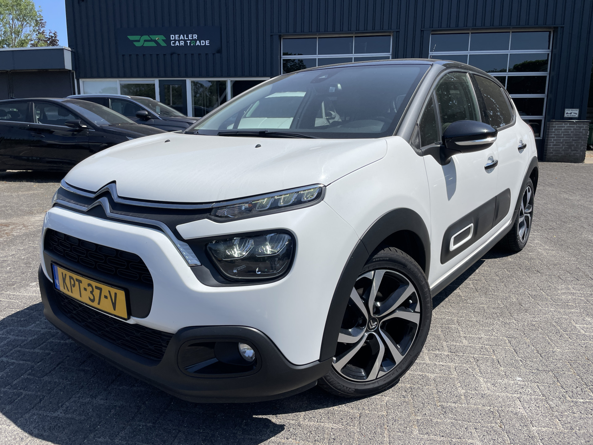 Citroën C3 1.2 PureTech Shine Led Climate Nav AppConnect Keyless Camera 54457770-0.jpg | Dealer Car Trade B.V.